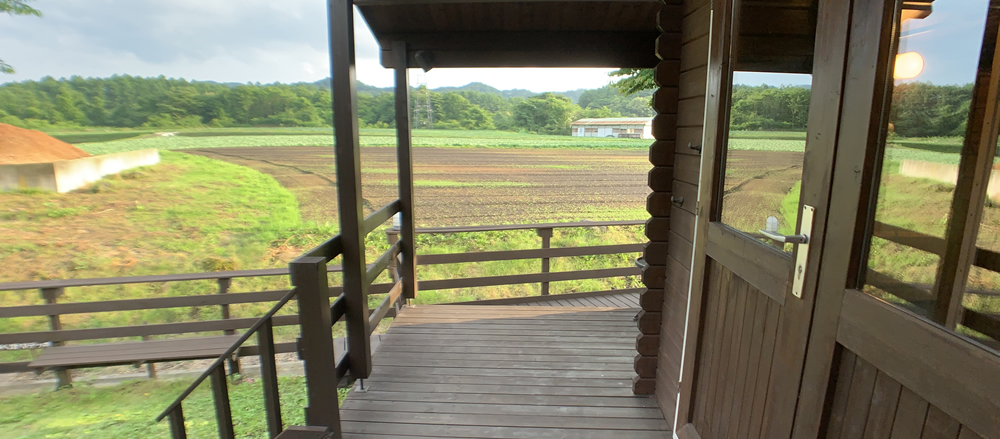 ウッドデッキから見える軽井沢畑の景色